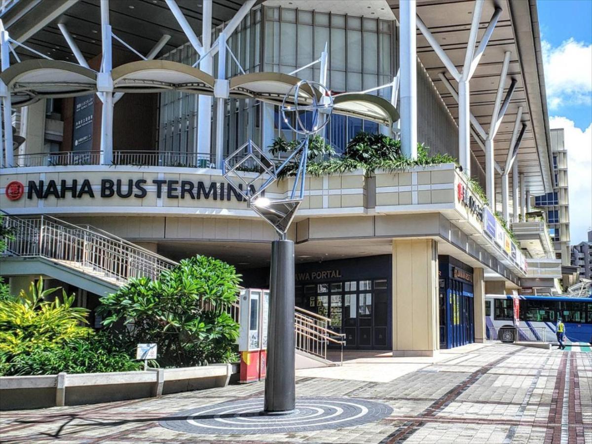 かりゆしコンドミニアムリゾート那覇スカイリビングホテル旭橋駅前 Naha Buitenkant foto